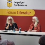 Diskussion über politischen Krimi. Auf dem Podium Else Laudan im Gespräch mit Anna Mai